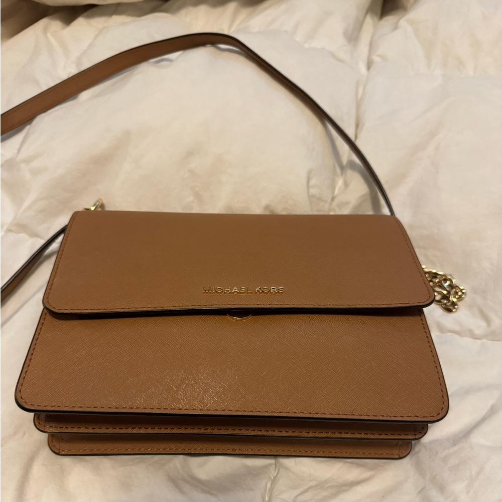 Michael Kors Daniela Large Saffiano Leather Crossbody Bag